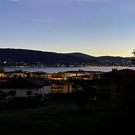 In With Maggiore Views