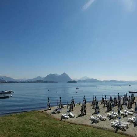 In With Maggiore Views *