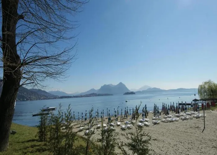 In With Maggiore Views *