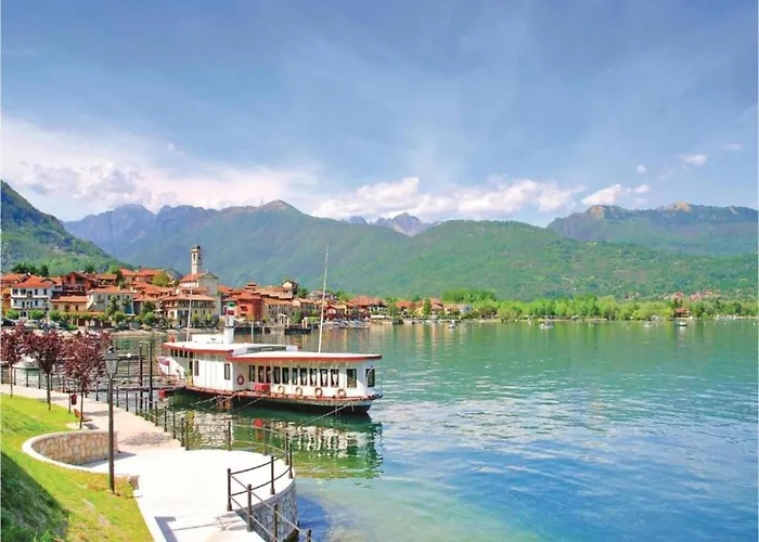 In With Maggiore Views *