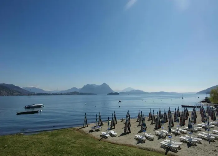 In With Maggiore Views *