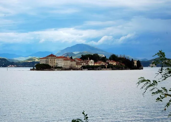 In With Maggiore Views Feriehus *