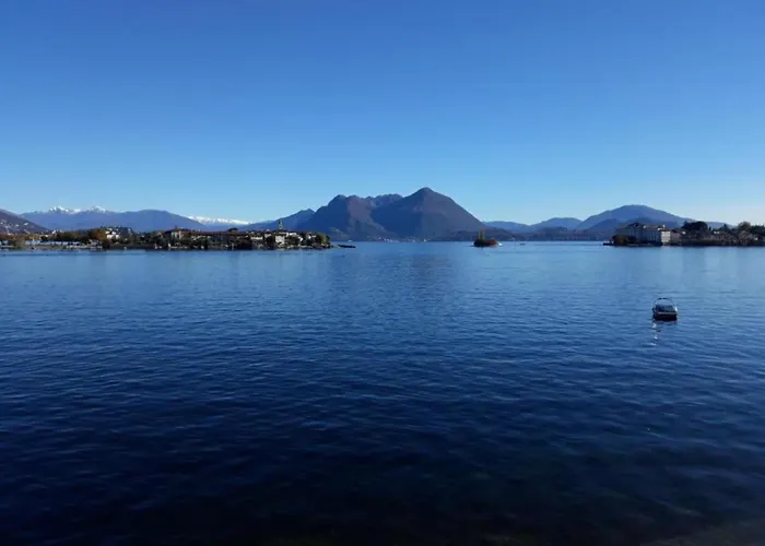 In With Maggiore Views *